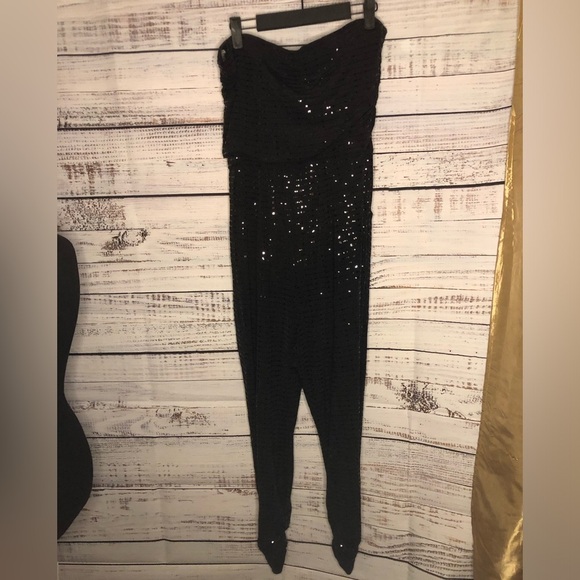 Sequin all over black strapless jumpsuit - Picture 15 of 16